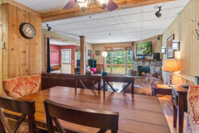 LB105B Cozy Condo Sleeps 6 WiFi Gated Parking NICE